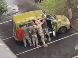 В Ровно ТЦКашники избили старика