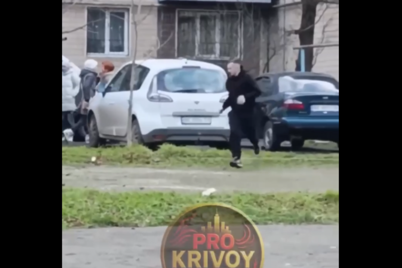 В Кривом Роге женщины два раза отбили парня у ТЦКашников