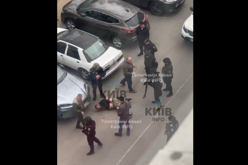 В Буче на Киевщине очередной невменяемый «захыснык» устроил стрельбу