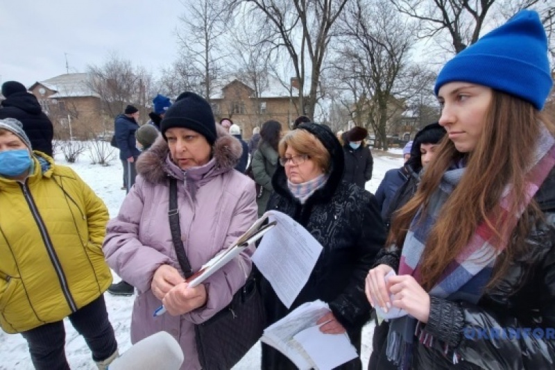 У Запоріжжі люди вийшли на мітинг через платіжки за тепло