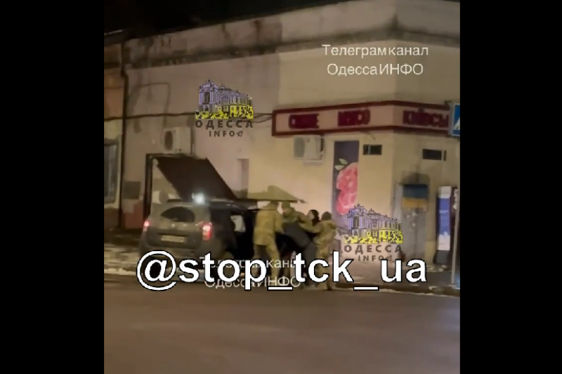 В Одессе солидарность людей спасла парня от людоловов