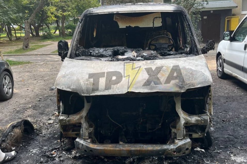 Во Львове неизвестные сожгли очередное авто ТЦКашников
