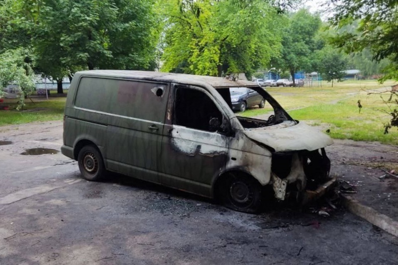 В Кременчуге неизвестные сожгли автобус ТЦКашников