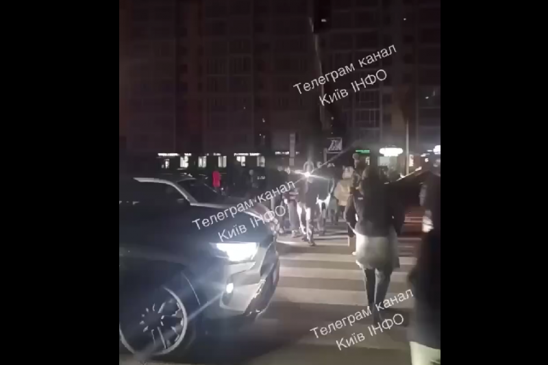 В Киевской области люди перекрыли дорогу из-за отсутствия света в домах