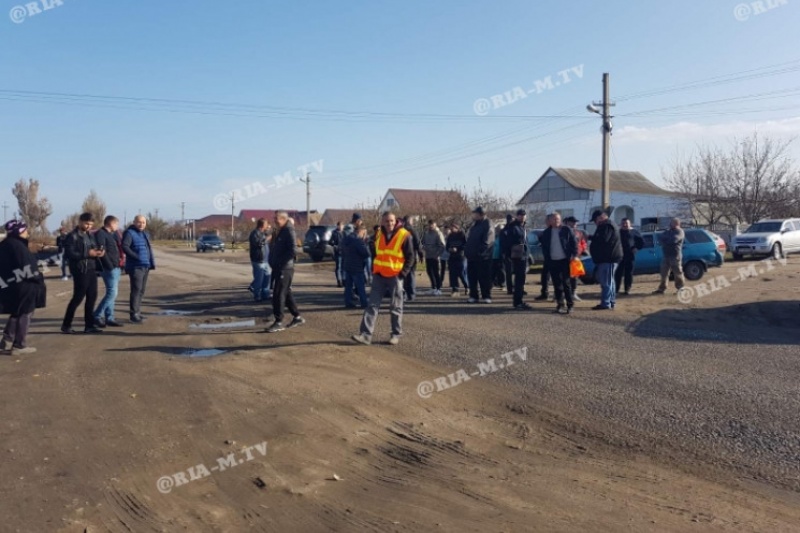 У Запорізькій області селяни перекрили трасу, протестуючи проти вантажівок