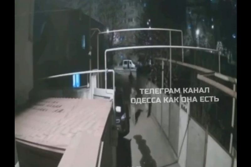 В Одессе ТЦКашники догнали, избили и залили газом 16-летнего подростка