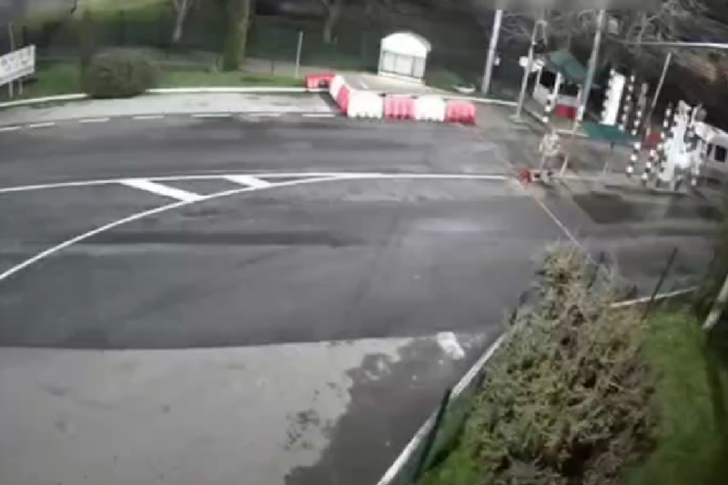 Неудачная попытка прорыва на мотоцикле через КПП на кордоне в Черновицкой области