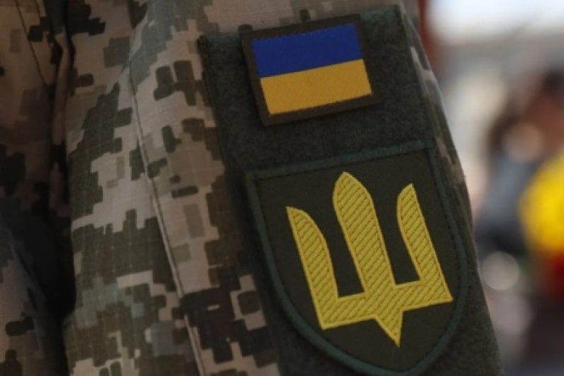 В Ровенской области во время проверки документов мужчины влупили военкоматчику доской по голове