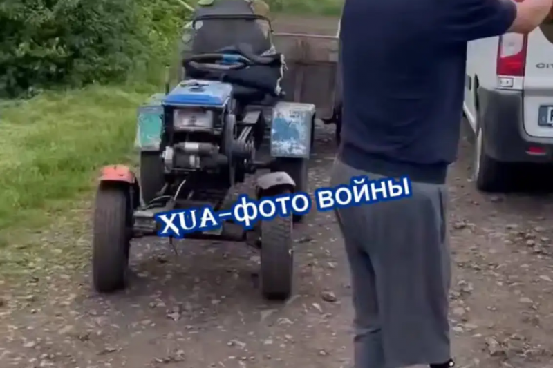 В одном из украинских сёл жители всем миром выгнали ТЦКашников – не захотели отдавать на убой последнего тракториста