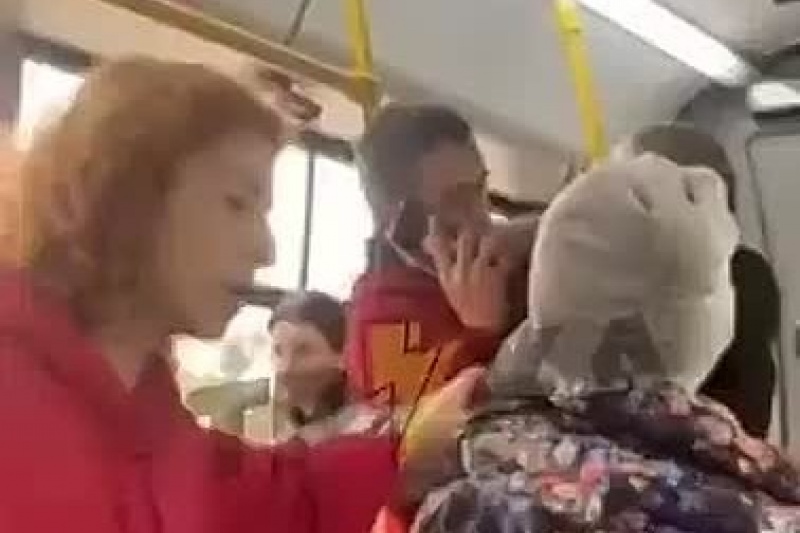 Во Львове русскоязычного мужчину избили и выгнали из автобуса