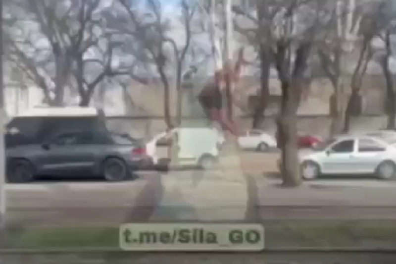 В Одессе ТЦКашник открыл огонь по водителю, который не стал останавливаться по его требованию