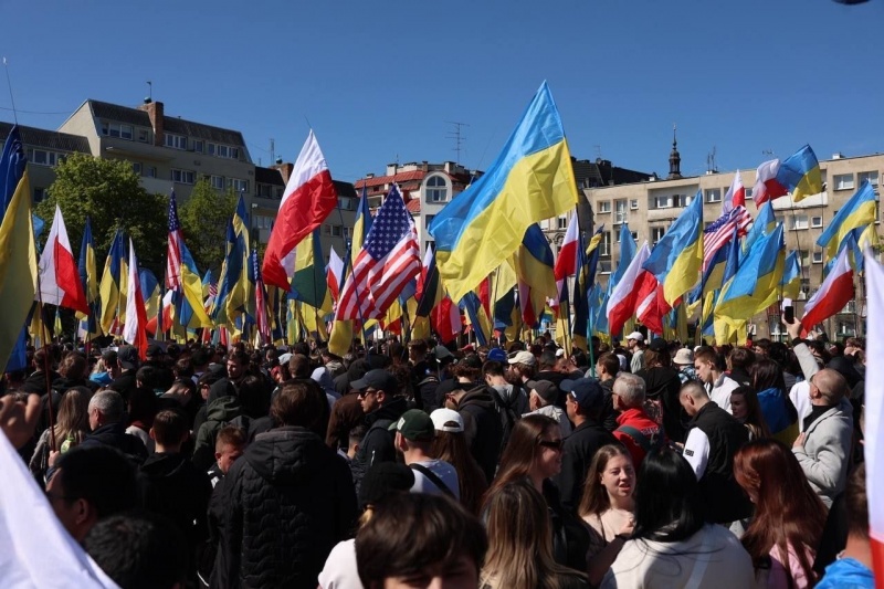 В польском Вроцлаве состоялся крупный протест украинских беженцев, но его в упор не заметили все европейские СМИ