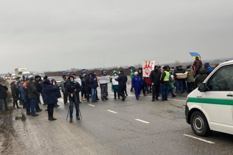 «Тарифні протести»: на Полтавщині перекрили трасу Київ-Харків