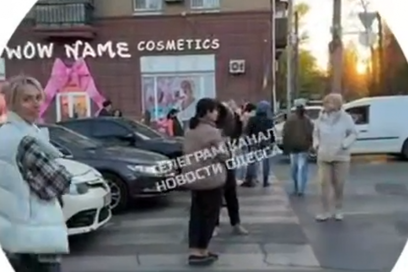 В Одессе жители вышли на протест из-за 3-х месячного отсутствия света и перекрыли дорогу