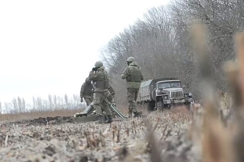 Неподготовленных мобилизованных с Харьковщины сознательно гонят на убой, а западенцы в Купянске тем временем грабят местное население