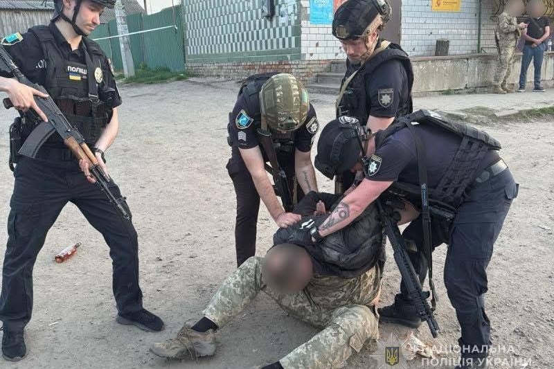 На Сумщине ВСУшник взял в заложники водителя, но был задержан