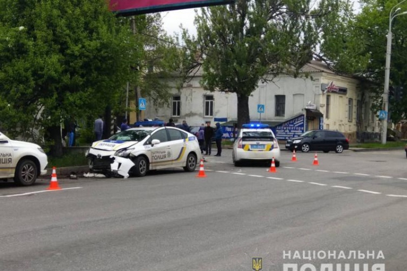 В Полтаве полицейские по пути на вызов попали в ДТП. Есть пострадавшие