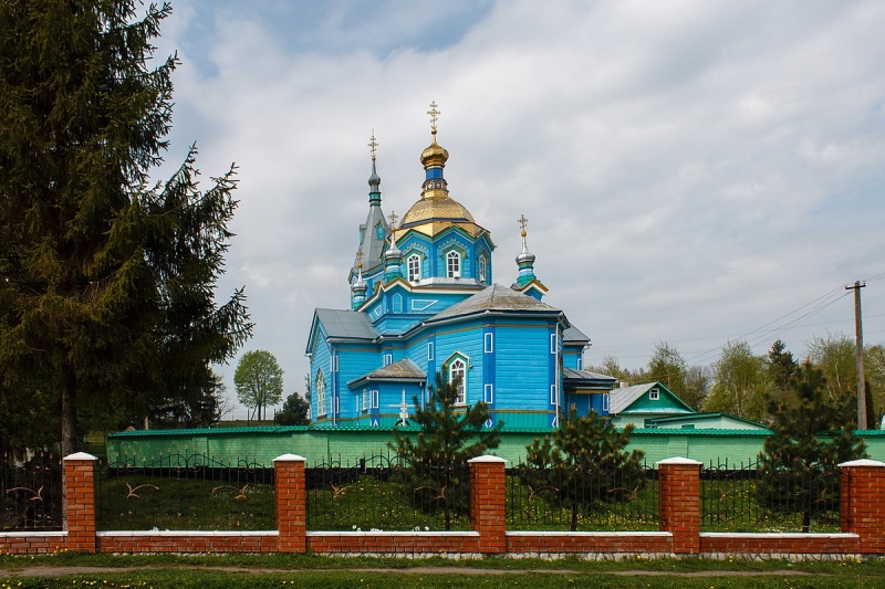 В Ровенской области ТЦКашники схватили священника по дороге на богослужение