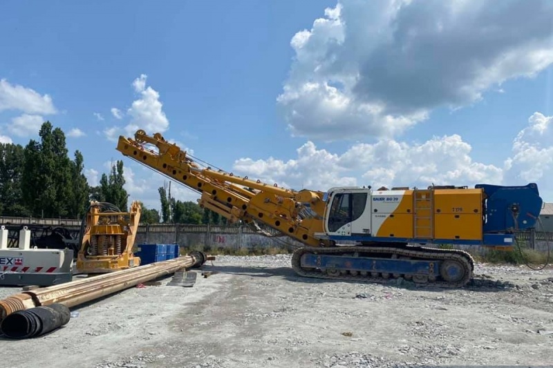 До Кременчука надходить спецтехніка з Туреччини для будівництва нового мосту