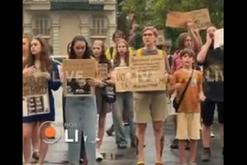 В Киеве под проливным дождём прошла очередная акция в поддержку Фёдорова