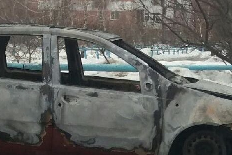 У Полтаві за ніч спалили шість автомобілів