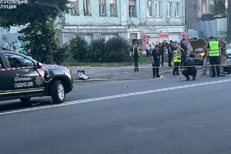 В Луцке неизвестные швырнули гранату в толпу людей