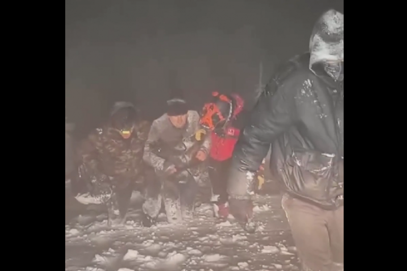 Румынские спасатели нашли двух обмороженных беглецов из концлагеря «Украина»
