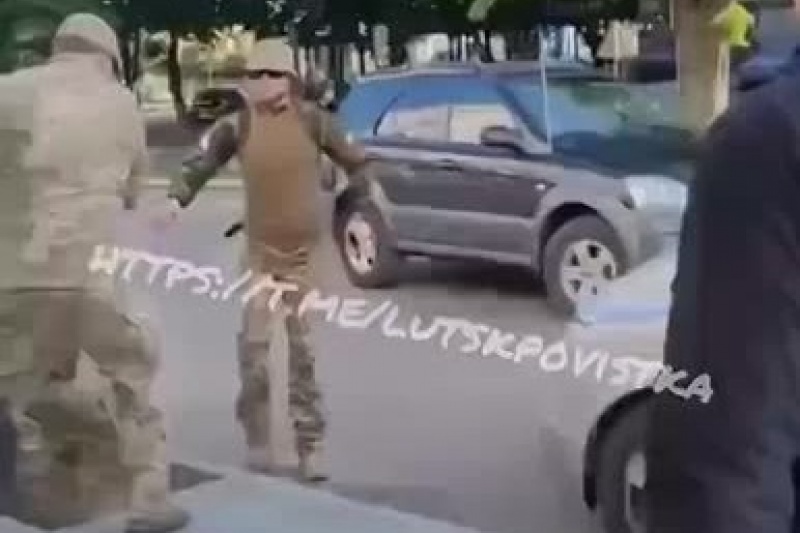 Луцк. ТЦКашники бусифицировали душевно больного
