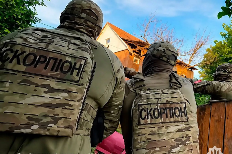 Винницкая область. ВСУшник, находившийся в СЗЧ, напал на представителей Военной службы правопорядка с топором