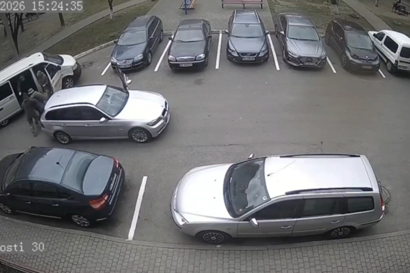 В Луцке водителей ТЦКашникам сдают подставные попутчики