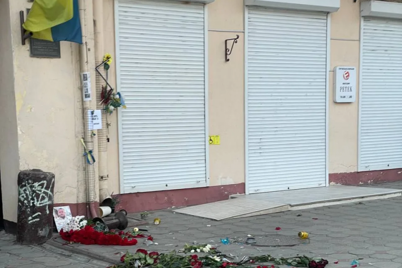 В Одессе неизвестные разгромили самодельный мемориал нацисту Ганулу