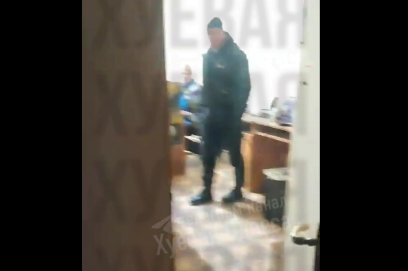 В Татарбунарах мужчина выпрыгнул через окно из кабинета полиции, чтоб не попасть в лапы ТЦКашников