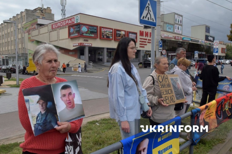 В Ужгороде и Виннице прошли протесты родственников «пропавших без вести» ВСУшников