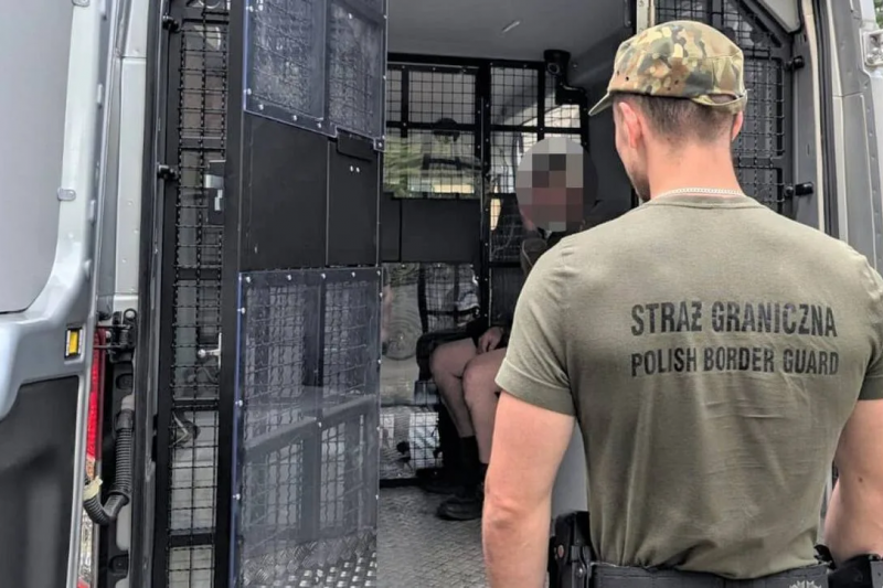 Ещё одного украинца выдворили за пьяные застолья из Польши