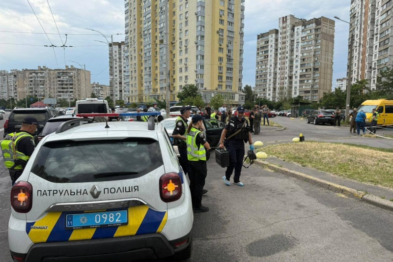 В Киеве неизвестный пристрелил замначальника местного ТЦК в его машине