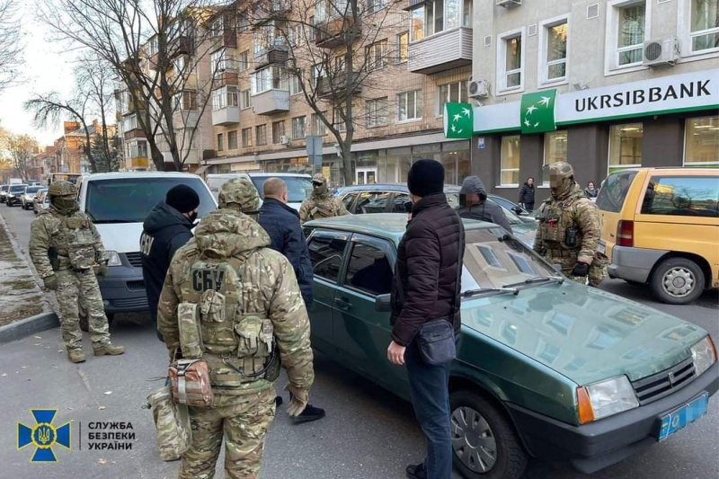 Деталі затримання посадовця поліції у центрі Полтави