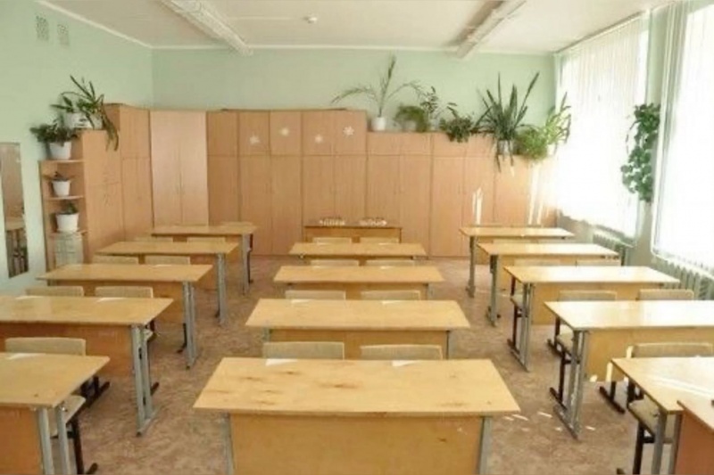 В Украине в большинстве школ уже не набирают первые классы, а в старших практически отсутствуют мальчики