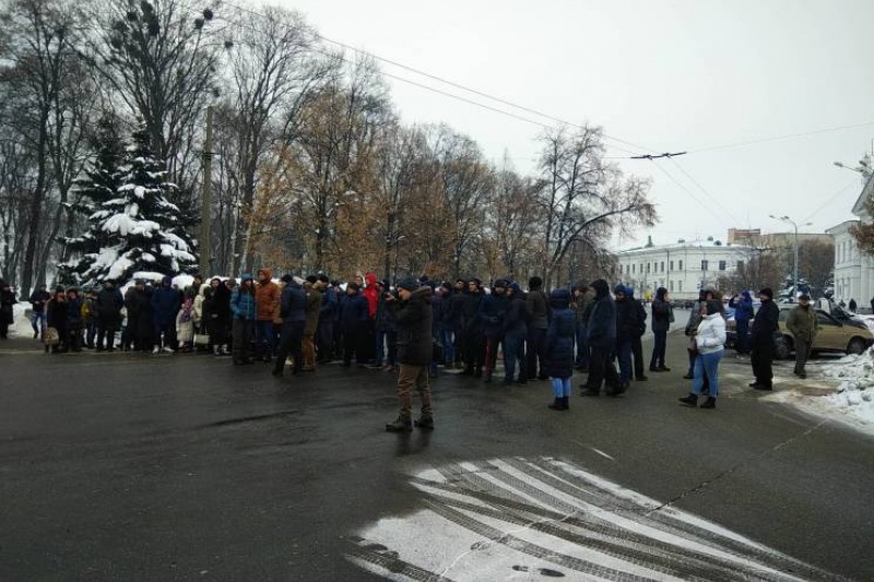 Полтавці перекрили дорогу і вимагають покарати винних у смерті Артема Левченка