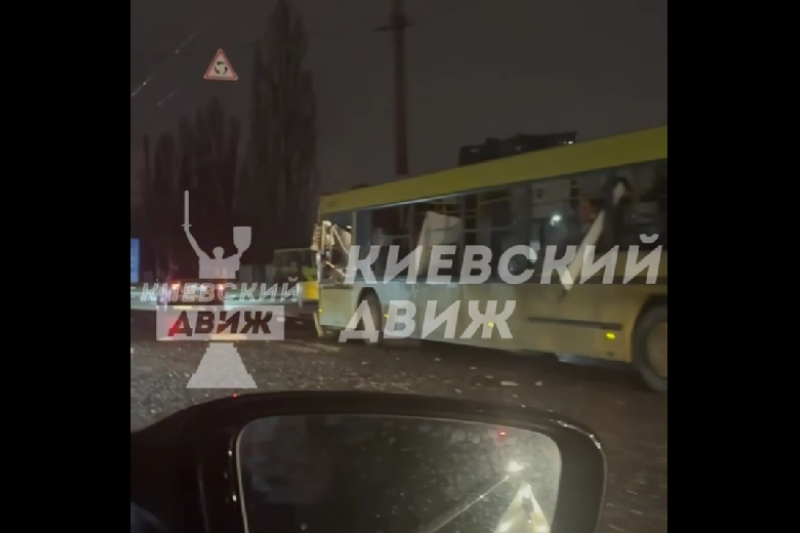 В Киеве на Виноградаре взорвался пассажирский автобус