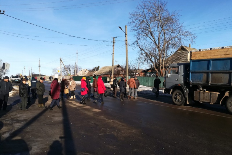 В Гадяче протестующие перекрыли дорогу