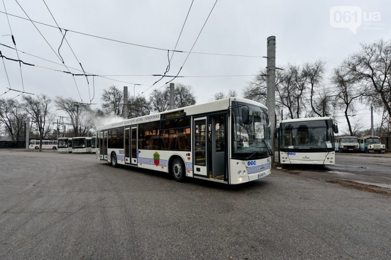 В запорожский общественный транспорт теперь будут пускать больше 10 человек