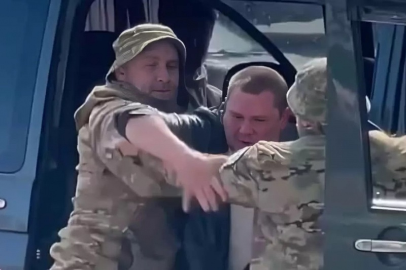 Тех, кто получает меньше 20 тысяч гривен, начали лишать брони