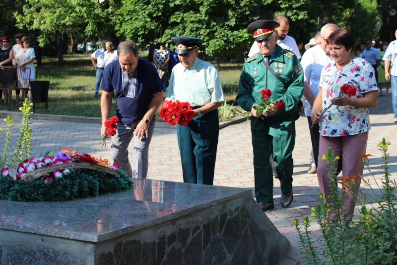 Під Кременчуком декомунізовуватимуть могили воїнів