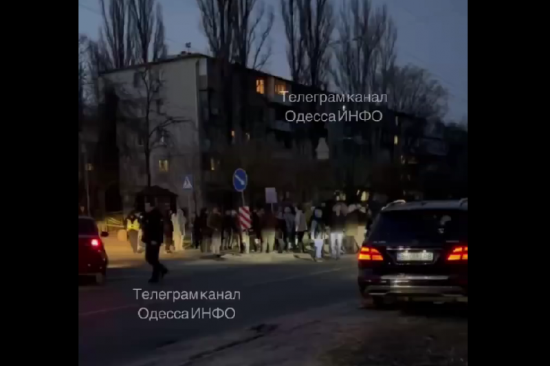 В Одессе жители перекрыли улицу Космонавтов из-за отсутствия света