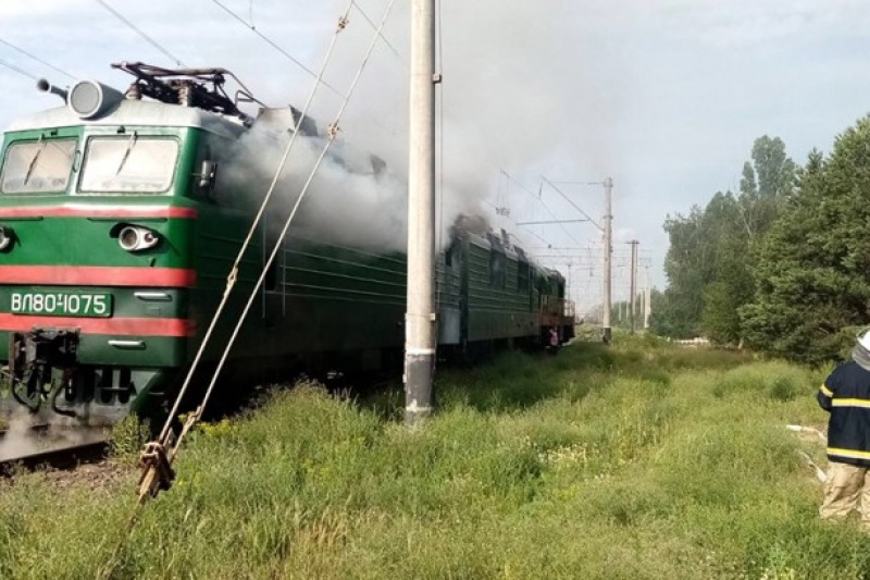 На Полтавщині у депо горів електровоз