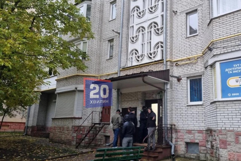 В Тернополе в доме забаррикадировался мужчина, который угрожает всех подорвать