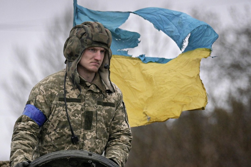 Многие ВСУшники воюют, надеясь после войны свалить в ЕС, а там тем временем разрабатывают меры, чтоб их туда не пустить