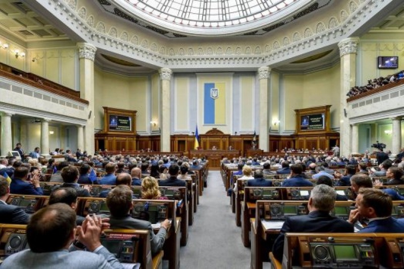 Днепровские депутаты взбунтовались против Рады из-за Зеленского