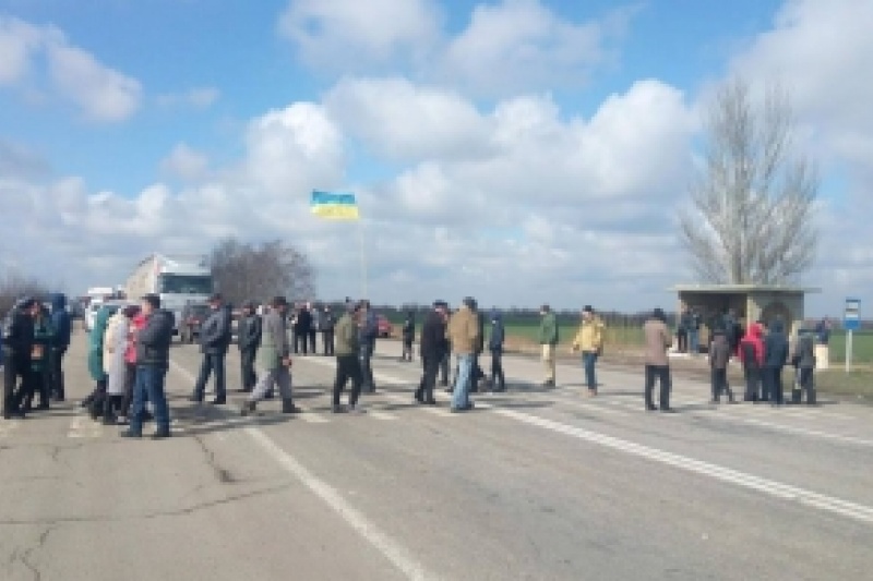 Замгубернатора отреагировал на перекрытие трассы под Мелитополем АТОшниками и сельчанами