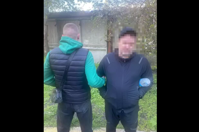 В Днепропетровске адвокат занимался торговлей оружием через Telegram